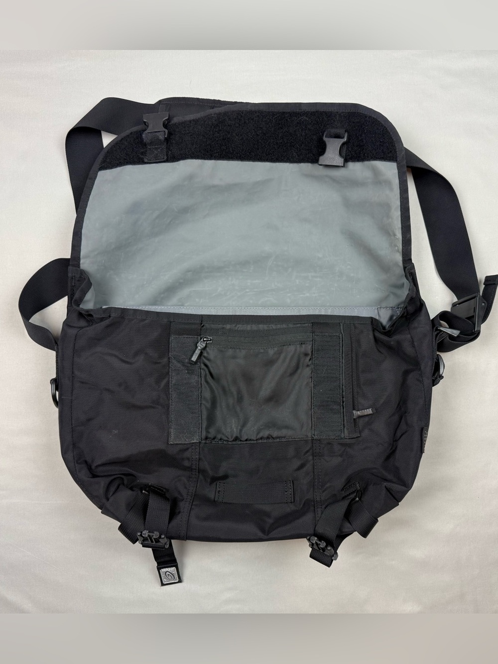 Timbuk2 Classic Messenger Bag Crossbody Black Canvas - Picture 3 of 9